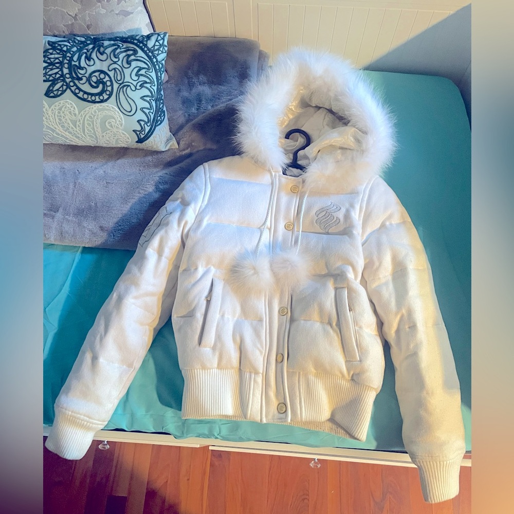 Authentic medium women’s cream/white Rocawear coat.